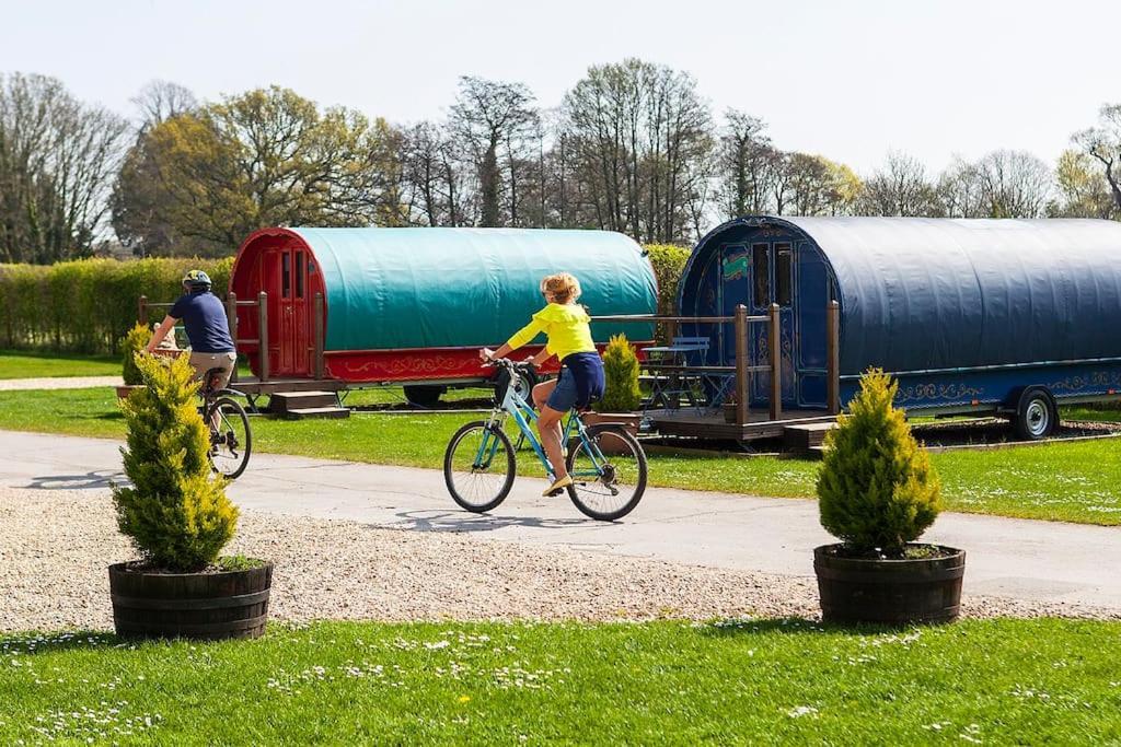 Hotel Glamping At South Lytchett Manor Poole Zewnętrze zdjęcie