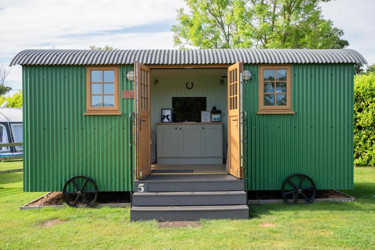 Hotel Glamping At South Lytchett Manor Poole Zewnętrze zdjęcie