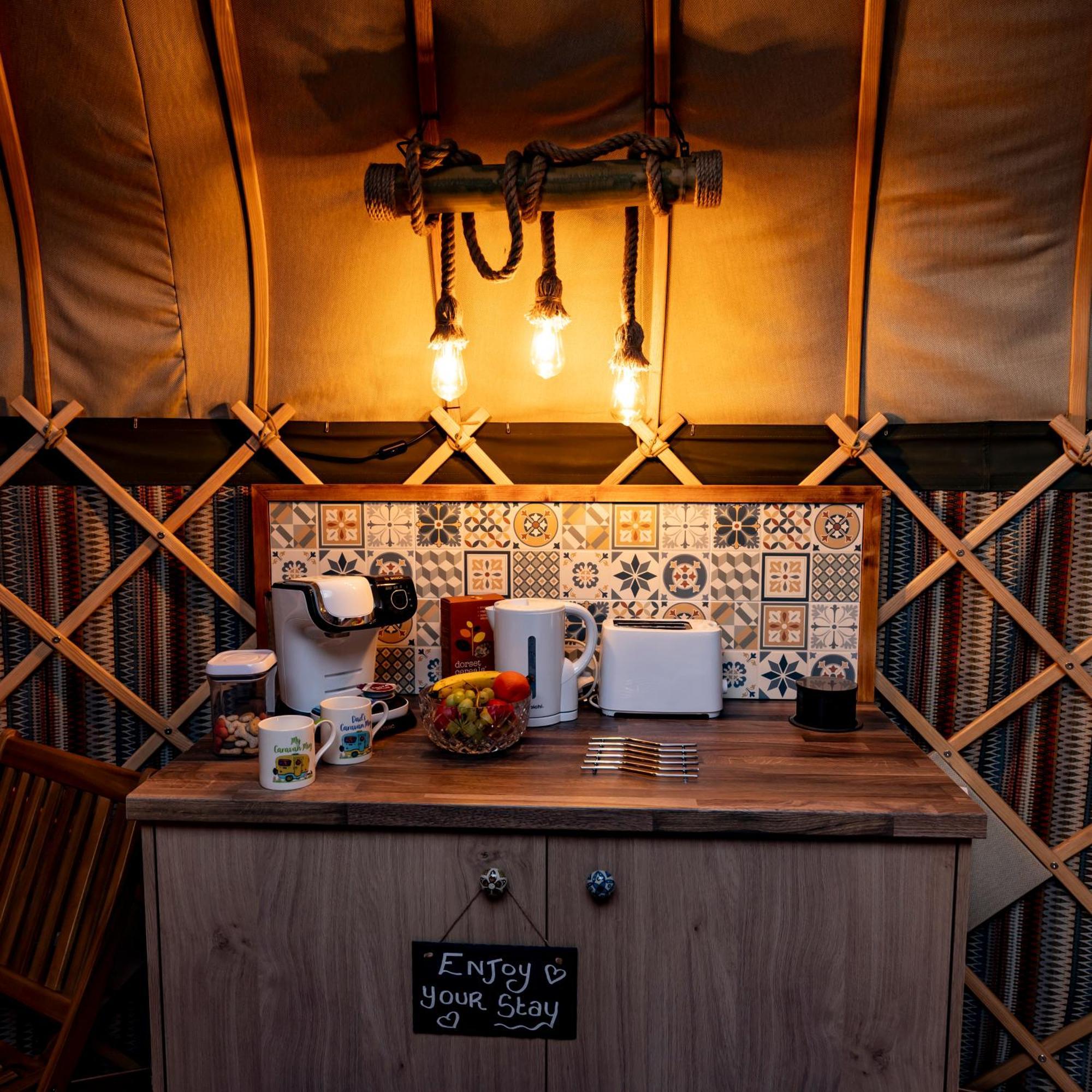 Hotel Glamping At South Lytchett Manor Poole Zewnętrze zdjęcie